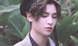 娱乐圈吃瓜直播间黄明昊,娱乐圈吃瓜直播间的焦点人物